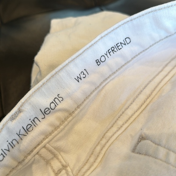 Calvin Klein White Boyfriend Jeans - Picture 9 of 9